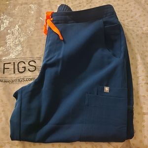 NWT YOLA SKINNY SCRUBS PANTS